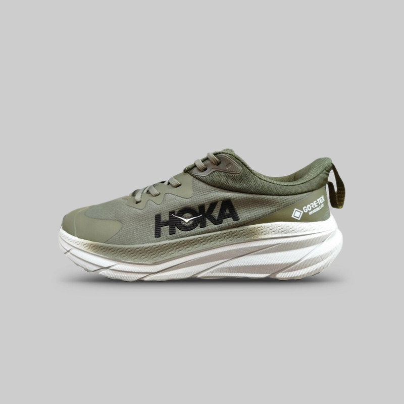 کفش پیاده روی مردانه هوکا مدل Challenger ATR 7 Gore-Tex