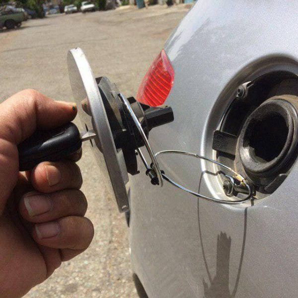 نگهدارنده درب باک خودرو چیکال مدل P-780-BLK مناسب برای پژو 207 و 206