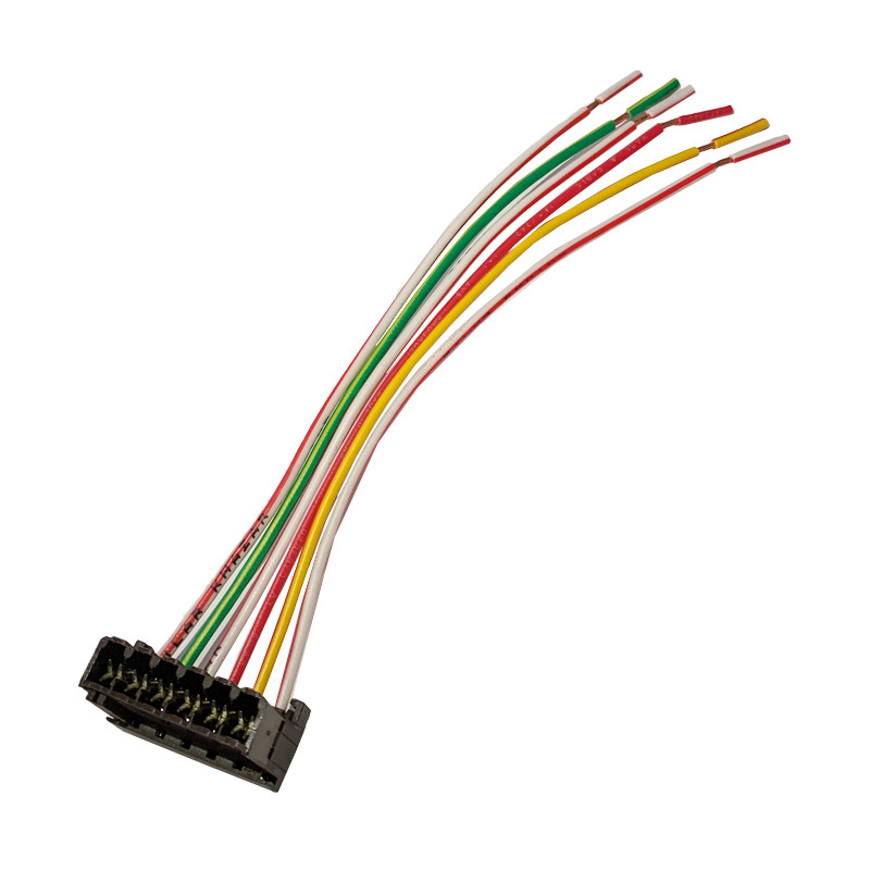 سوکت چراغ خطر عقب شش فیش خودرو مدل BR6P05 مناسب برای پژو 405
