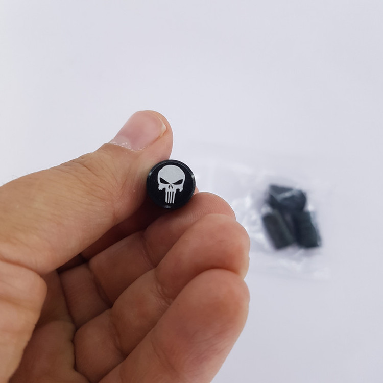 سروالف خودرو طرح جمجمه کد Skull2024 بسته 4 عددی