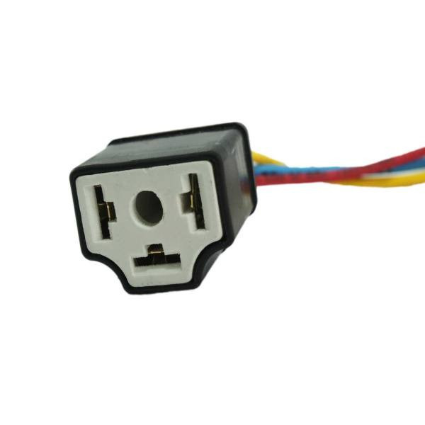 سوکت سه فیش چراغ جلو یدک چی کد 32123 بسته 2 عددی