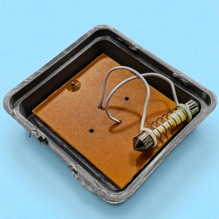 چراغ سقف خودرو بست یدک مدل LED.WHT مناسب برای پراید